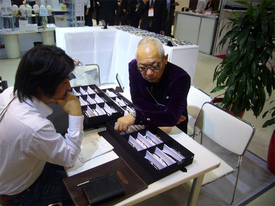 Bros Japanの浜田社長と商談中
