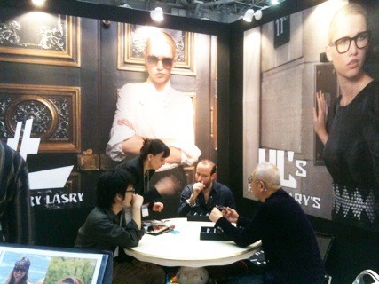 IOFTharry lary'sブース