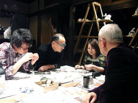 伊藤先生の話に聞き入る