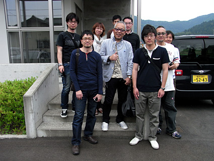 spec espace社屋前で