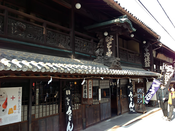 参道の土産屋さん