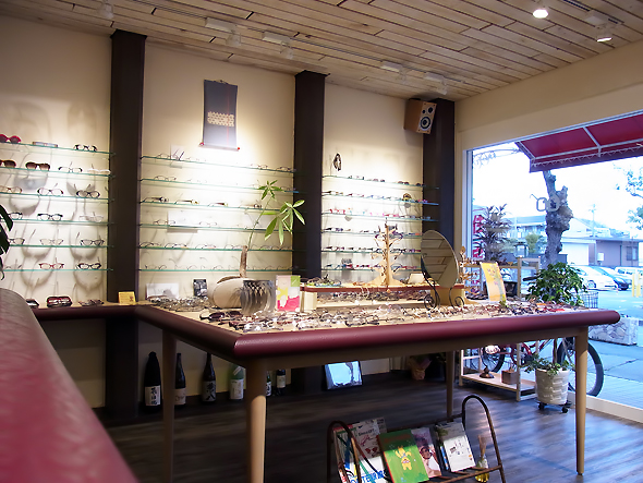 BAUM opticsさんの店内
