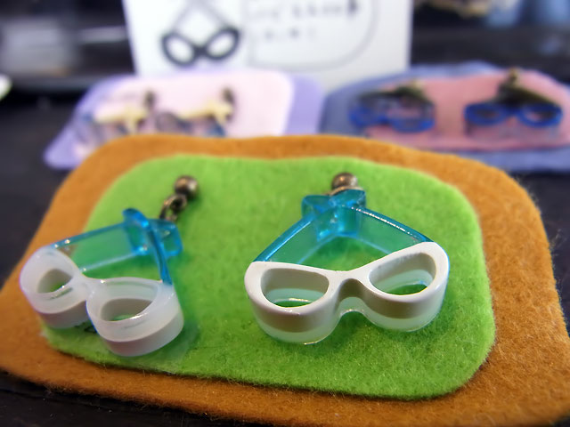 メガネピアス