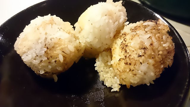 こげのおにぎり