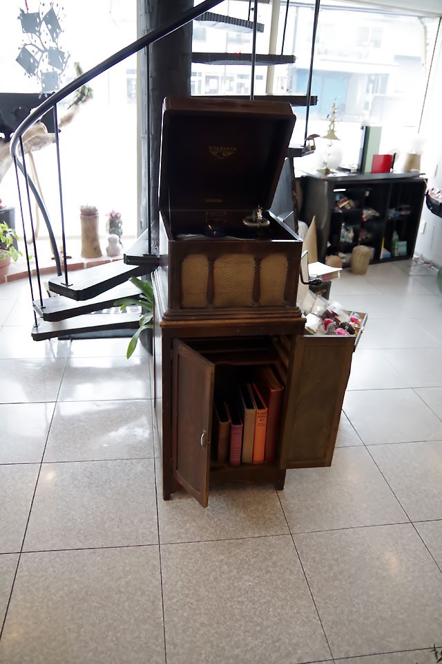 Victrola J1-80 