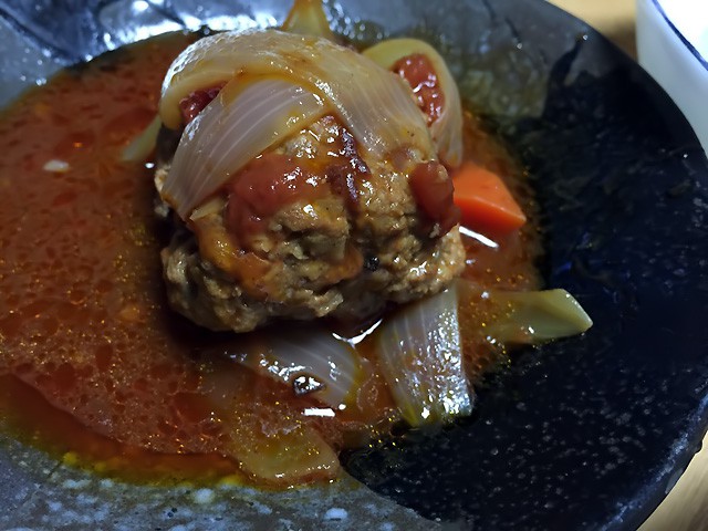 煮込みハンバーグ