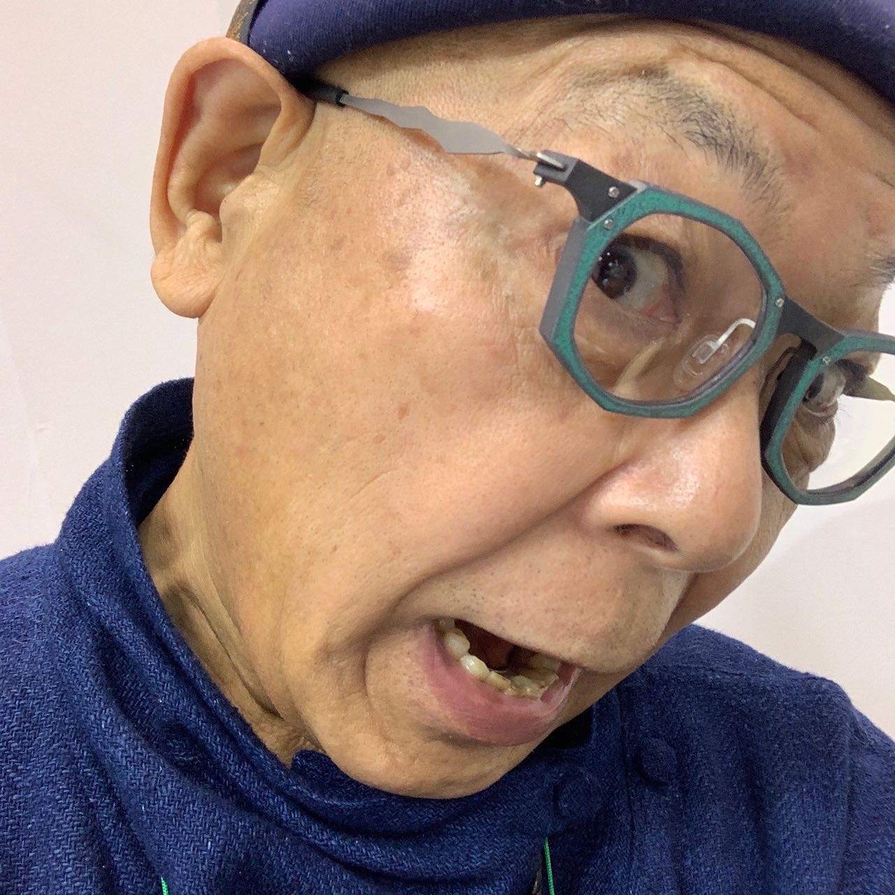 鼻眼鏡先輩 ミスタージェントルマンアイウェア デザイナー・高根氏